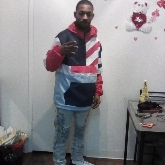 Meet your Posher, Demarea - Picture 1 of 1